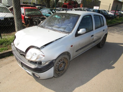 Renault Clio 1.2 16V, r.v 2001 | Autoauto.cz