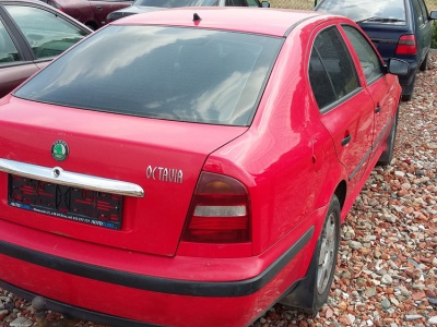 Škoda Octavia I 1.6 ,r.v. 1997 | Vozy na náhradní díly | Autoauto.cz