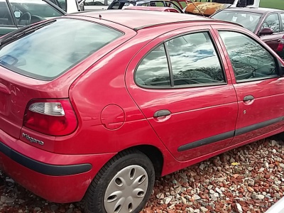 Renault Megane HB 1.4 16V  r.v. 2000 | Vozy na náhradní díly | Autoauto.cz