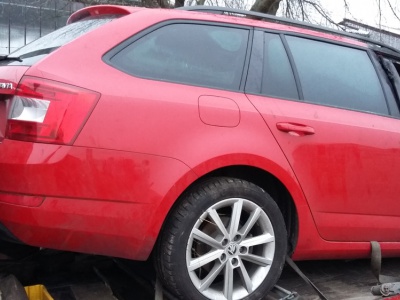 Škoda Octavia III kombi 1.4Tsi CNG, r.v.2015 | Vozy na náhradní díly | Autoauto.cz