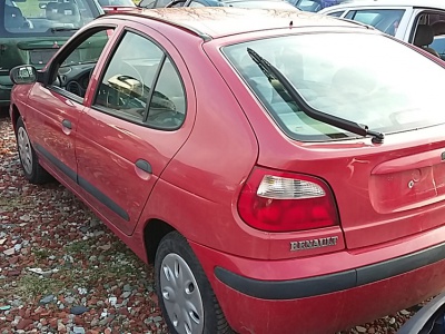 Renault Megane HB 1.4 16V  r.v. 2000 | Vozy na náhradní díly | Autoauto.cz