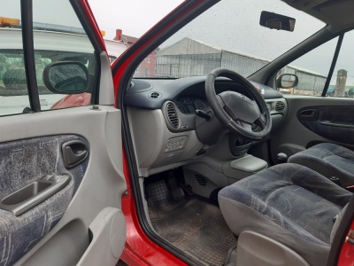 Renault Scenic I 1.9 DTI  72 kW r.v. 2000 | Vozy na náhradní díly | Autoauto.cz