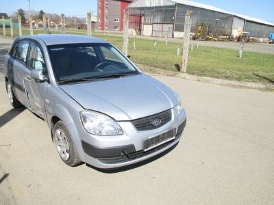 Kia Rio 1.4i 74kw EE | Vozy na náhradní díly | Autoauto.cz