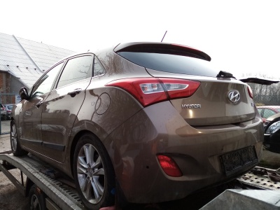 Hyundai i30 1,6crdi 81kW r.v.2014 | Vozy na náhradní díly | Autoauto.cz