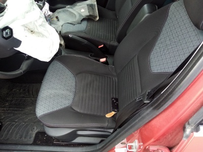 Renault Clio IV ( 4 ) 0.9 66KW R.V.2014 , H4B A 4 | Vozy na náhradní díly | Autoauto.cz