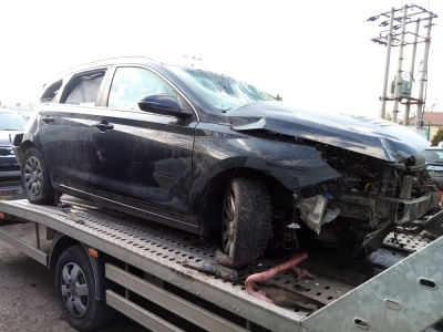 Hyundai i30 kombi 1,0 88kW T-Gdi r.v.2022 | Vozy na náhradní díly | Autoauto.cz