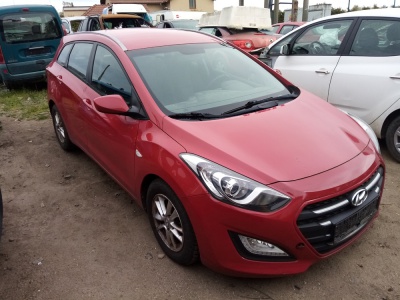 Hyundai I30 kombi 1.6 88kW,r.v.2015 | Vozy na náhradní díly | Autoauto.cz