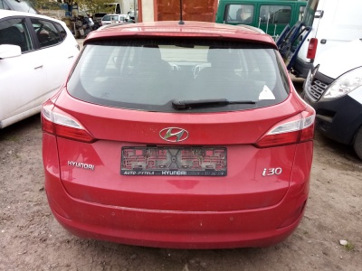 Hyundai I30 kombi 1.6 88kW,r.v.2015 | Vozy na náhradní díly | Autoauto.cz