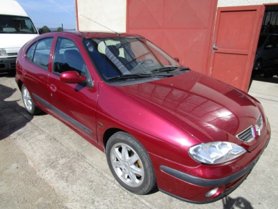 Renault Megane HB 1.6 16V, 2001 | Vozy na náhradní díly | Autoauto.cz